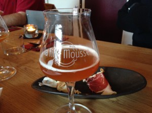 fec543_9aeadd356f4f4f0fa4b2637ee7115eb4